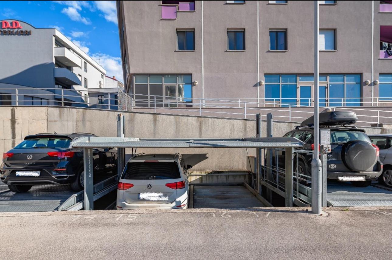 Aureo Apartment Pula Center 外观 照片